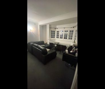 5 Bed Detached House, Barn Way, HA9 - Photo 1