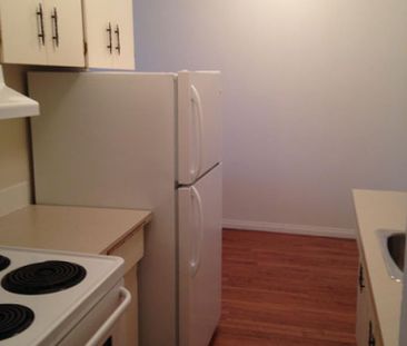 Fairview Manor - Photo 2