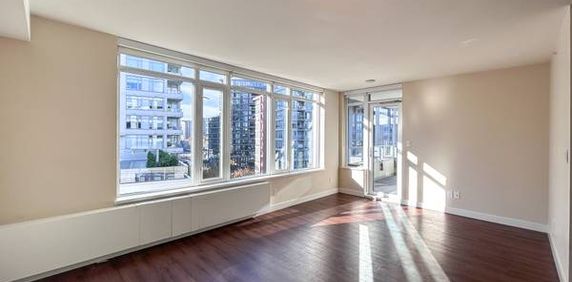 2BR+1 Bath - Pet Friendly + Gym/Games Room/Rooftop - Photo 2