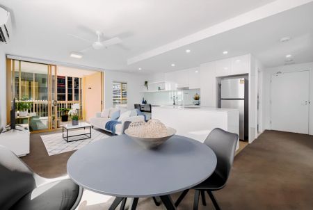 2 Bed 2 Bath Premium - Photo 3