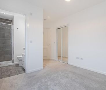 4 bedroom detached house to rent - Photo 5