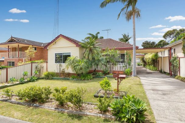 “Solid Family Home | Convenient Location” - Photo 1