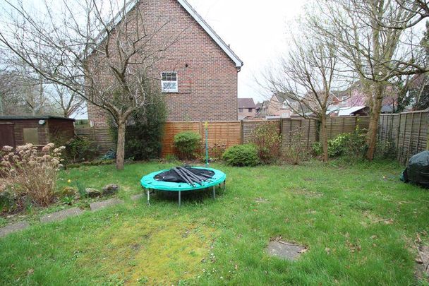 2 bedroom end of terrace house to rent - Photo 1