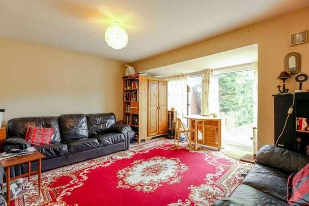 Gean Walk, Hatfield, AL10 - Photo 1