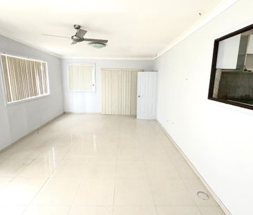 Spacious 3-Bedroom Home in a Quiet Location - Photo 4