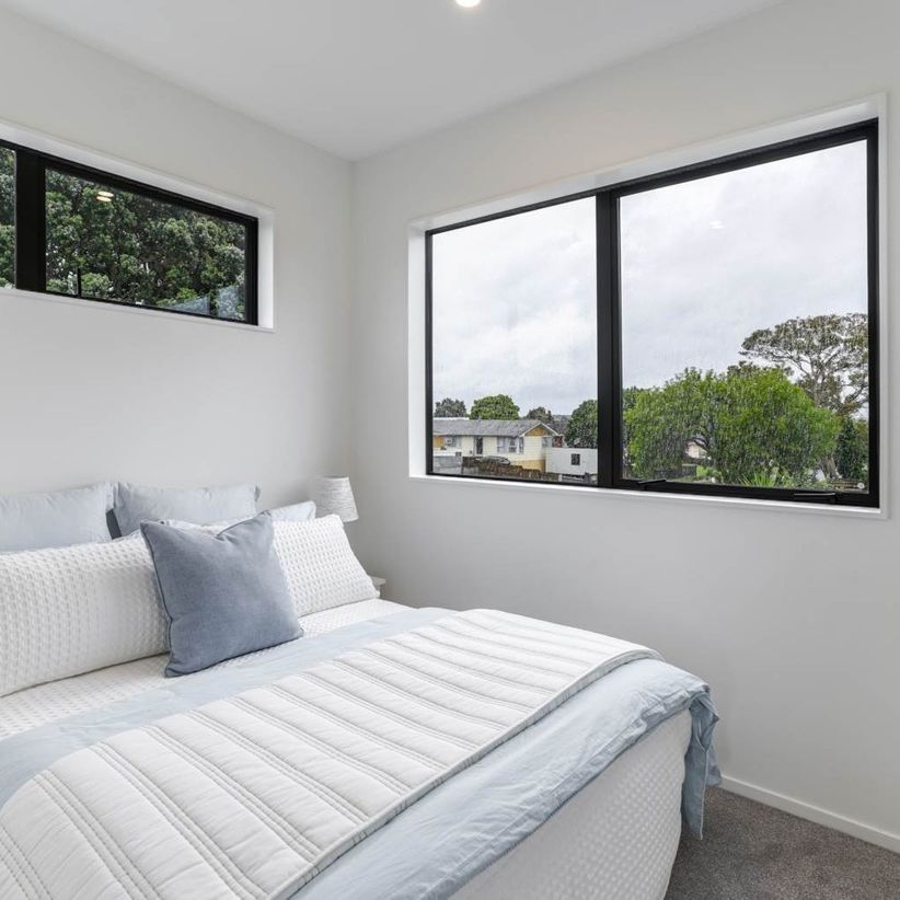 Cosy Modern Townhouse – Available Now! - Photo 1
