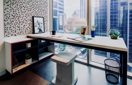 Corner View Room in 5-Bed Apartment - Photo 3