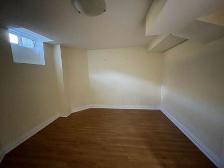 For Lease - 3761 Partition Road Unit# Basement, Mississauga, Ontario - Photo 2