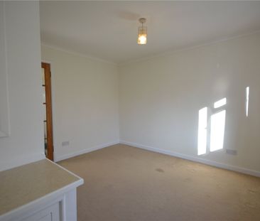 London Road, Ewell, Epsom, Surrey, KT17 2BU - Photo 1