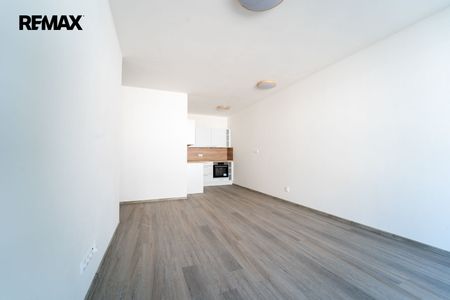 Pronájem bytu 2+kk v osobním vlastnictví 54 m², Kolín - Photo 3