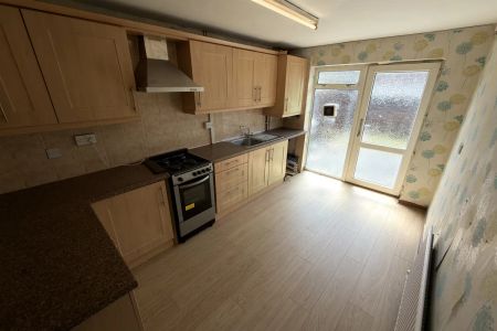 Macmillan Close - Photo 5