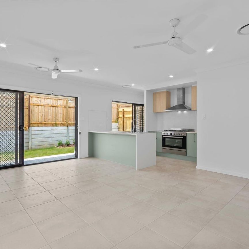 71 Viewpoint Street, Pallara, Qld 4110 - Photo 1