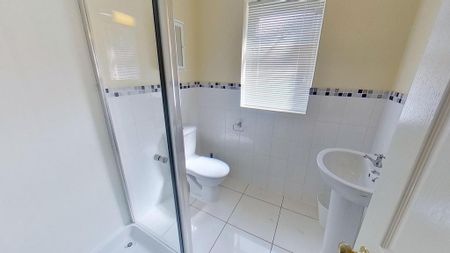 5 bedroom end of terrace house to rent - Photo 4