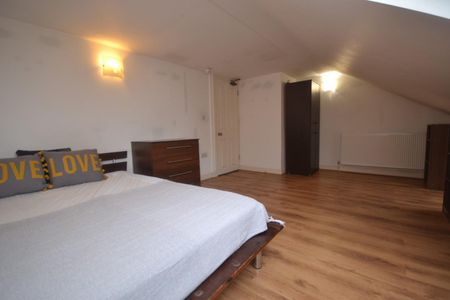 1 bedroom Flat To Let - Photo 3