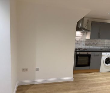 Studio Flat, Two Mile Hill Road, BS15 - Photo 5