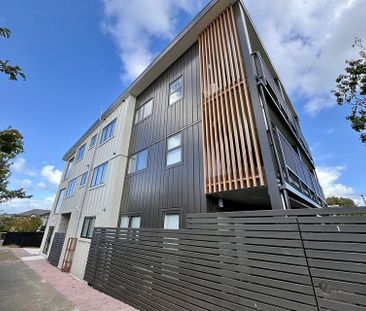 Modern 2BR Apt in Mt Wellington - Photo 5