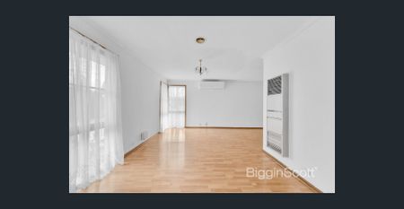 Family Living in Prime Keysborough Location - Photo 2