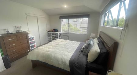 Stunning 3 Bedroom Home With Large Garage | Get In Quick! - Photo 5