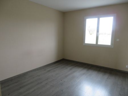 Location Maison 4 pièces 115m² MAGNAC LAVAL 87190 - Photo 4