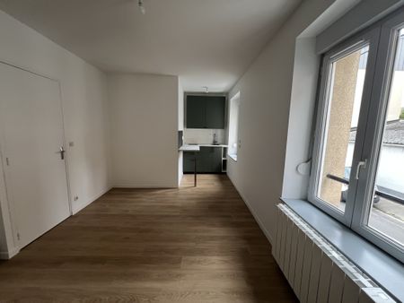 RUE CROIX SAINT MARC, Reims - Photo 2