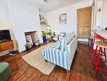 2 bedroom semi-detached house to rent - Photo 2