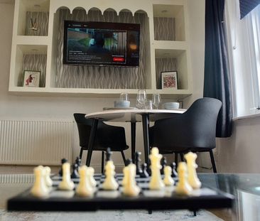 2 Bed Flat, Church Street, E15 - Photo 3