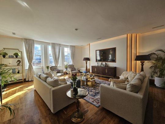 4 bedroom flat to rent - Photo 1