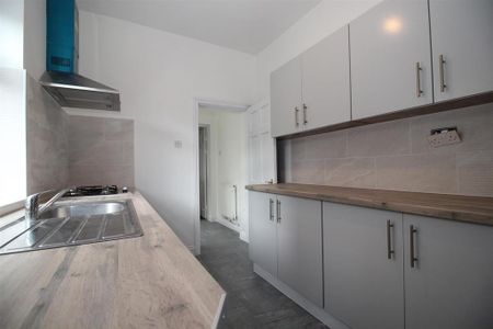 3 bedroom terraced house to rent - Photo 5
