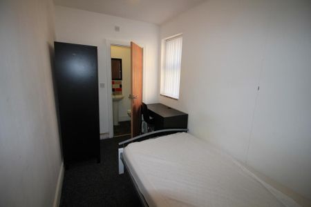 5 bedroom terraced house to rent - Photo 2