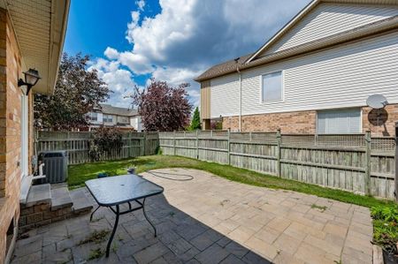 For Lease - 381 Baverstock Crescent, Milton, Ontario - Photo 4