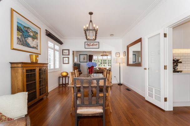 Luxurious Fully Furnished Home with Pool and Gym in Prime Epsom Location - Photo 1