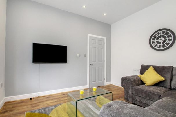 5 bedroom terraced house to rent - Photo 1
