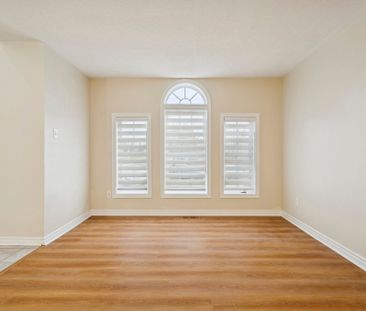 For Lease - 136 Marsellus Drive, Barrie, Ontario - Photo 1