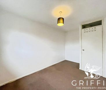 Kiln Way, Badgers Dene, Grays, RM17 - Photo 2