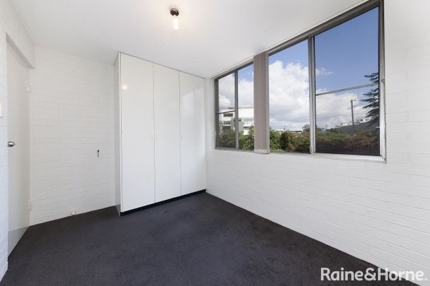 3 Bedroom Unit in Fantastic Location - Photo 1
