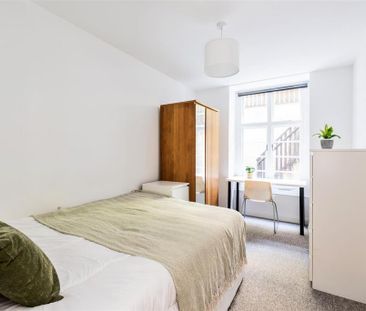 3 bedroom flat to rent - Photo 4