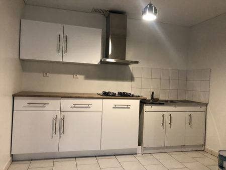 Location Appartement 4 pièces 80m² - Photo 4