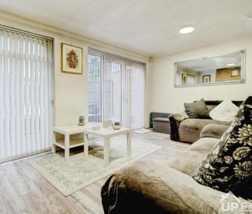 3 bedroom end of terrace house to rent - Photo 1