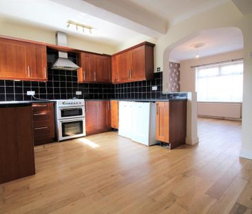 3 bedroom terraced house to rent - Photo 5