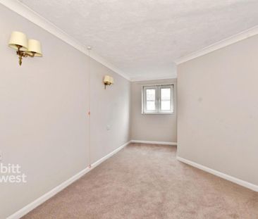 1 bedroom retirement property to rent - Photo 6