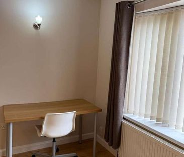 Middleton Boulevard: Bedroom Student (jubilee), NG8 - Photo 4