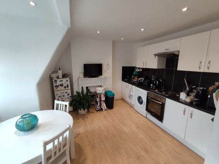 1 Bed Flat, Tooting High Street, SW17 - Photo 4