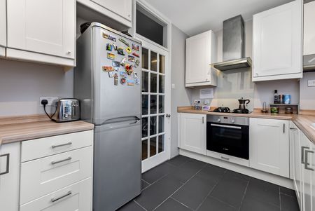 Room in a Shared House, Beaconsfield Close, SE3 - Photo 4