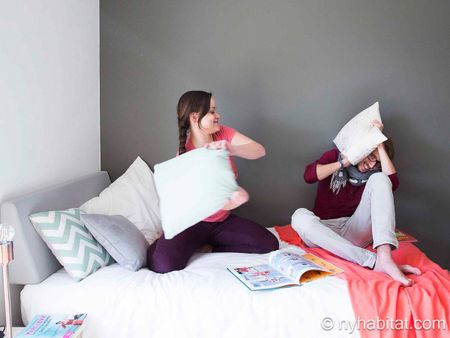 Logement à Paris, Location meublée - Photo 3