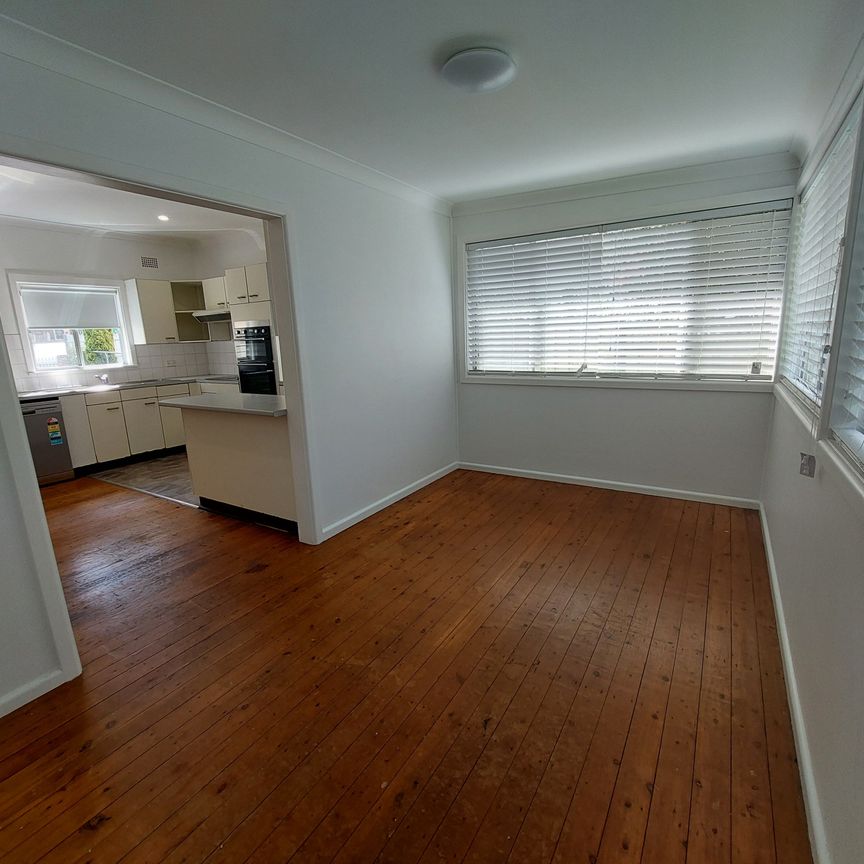 Conveniently Located 3 Bedroom Home - Photo 1
