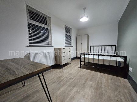 Bankfield Avenue, Manchester, M13 0ZP - Photo 4