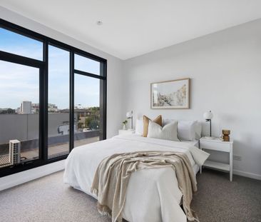 Brand New Townhouse with Rooftop Balcony - Prime Brunswick West Loc... - Photo 4
