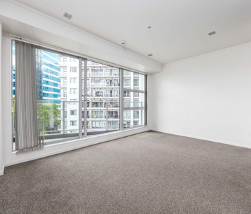 Easy City Living in the Heart of Queen Street - Photo 3