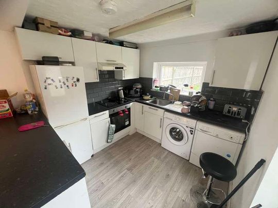 Milton Road, SO15 - Photo 1