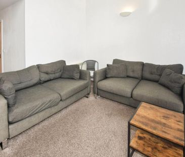 3 Bed Flat, Steele House, M5 - Photo 3